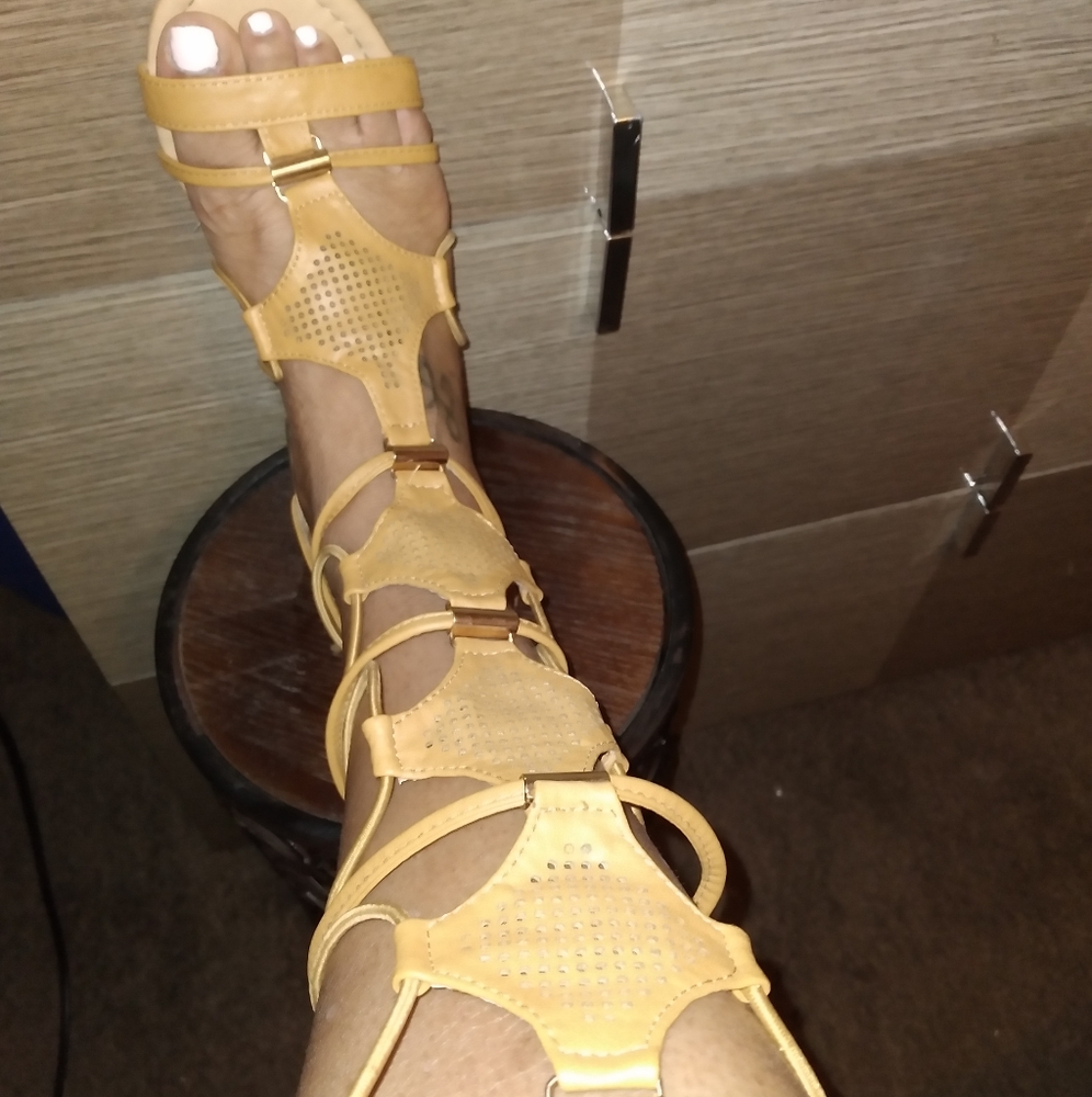 Gladiator Sandals Size 5 1/2 fits like 6 1/2